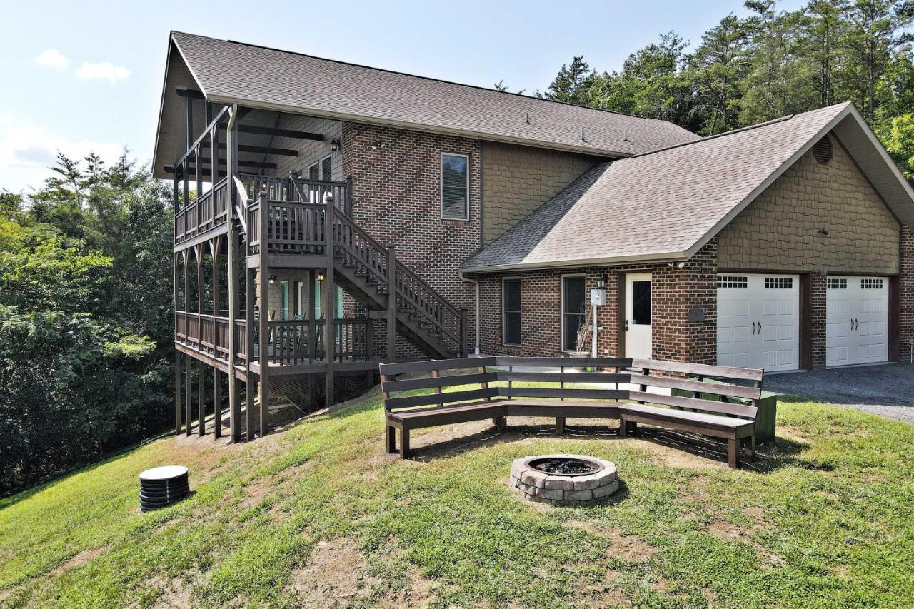 Pet-Friendly Smoky Mountain Retreat With Game Room! Sevierville Esterno foto